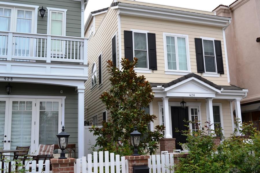 2-story and 3-story houses, street view